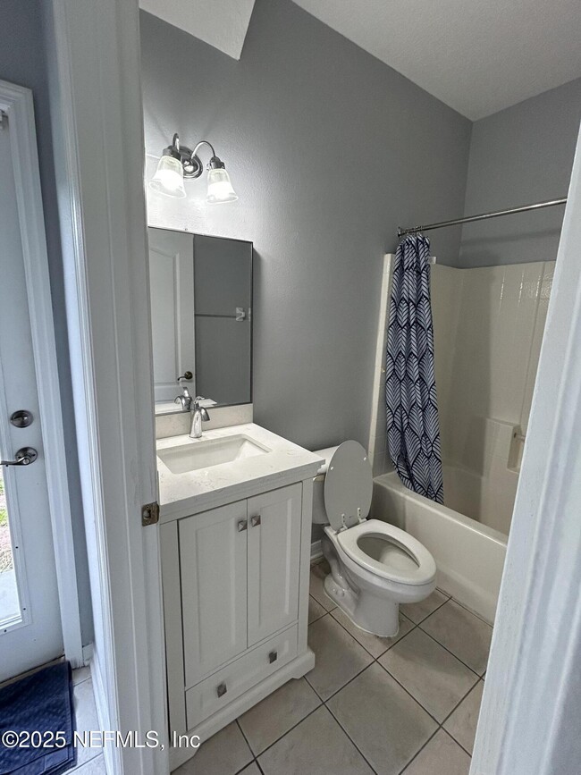 Building Photo - 10258 Meadow Point Dr