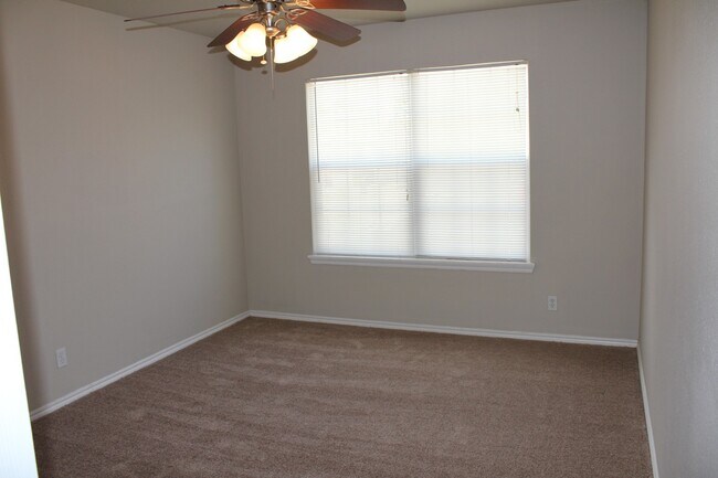 Building Photo - 3077/3079 SS