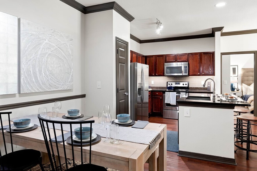 Interior Photo - Grandea Lakemont