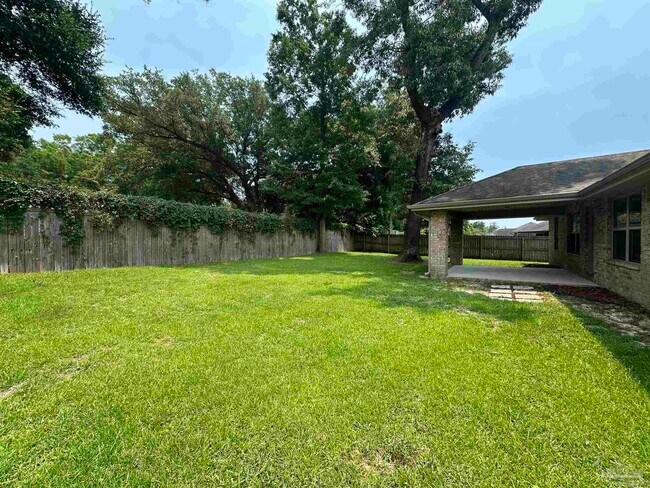 Building Photo - 4700 Belvedere Circle