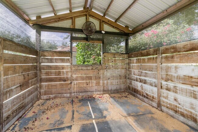 Building Photo - 14492 Equestrian Way