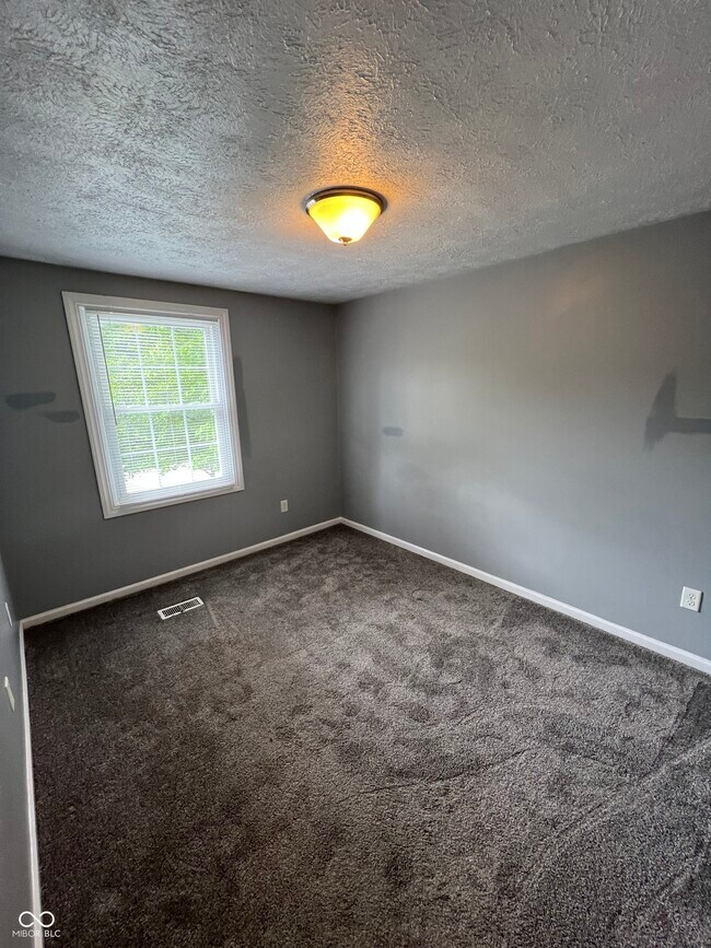 Building Photo - 9445 Timber View Dr