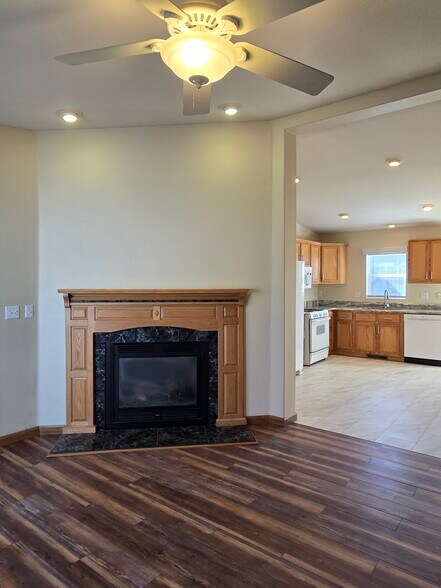 Building Photo - 2584 Carriage Dr