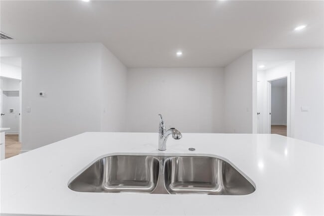 Building Photo - 4611 W Barhem Dr