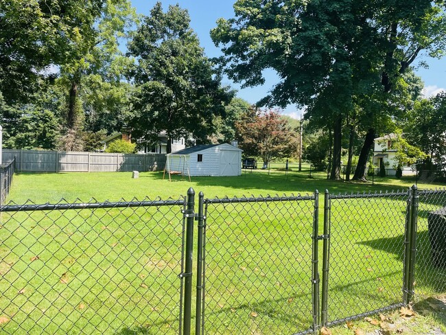 Building Photo - 11 Griswold Ave