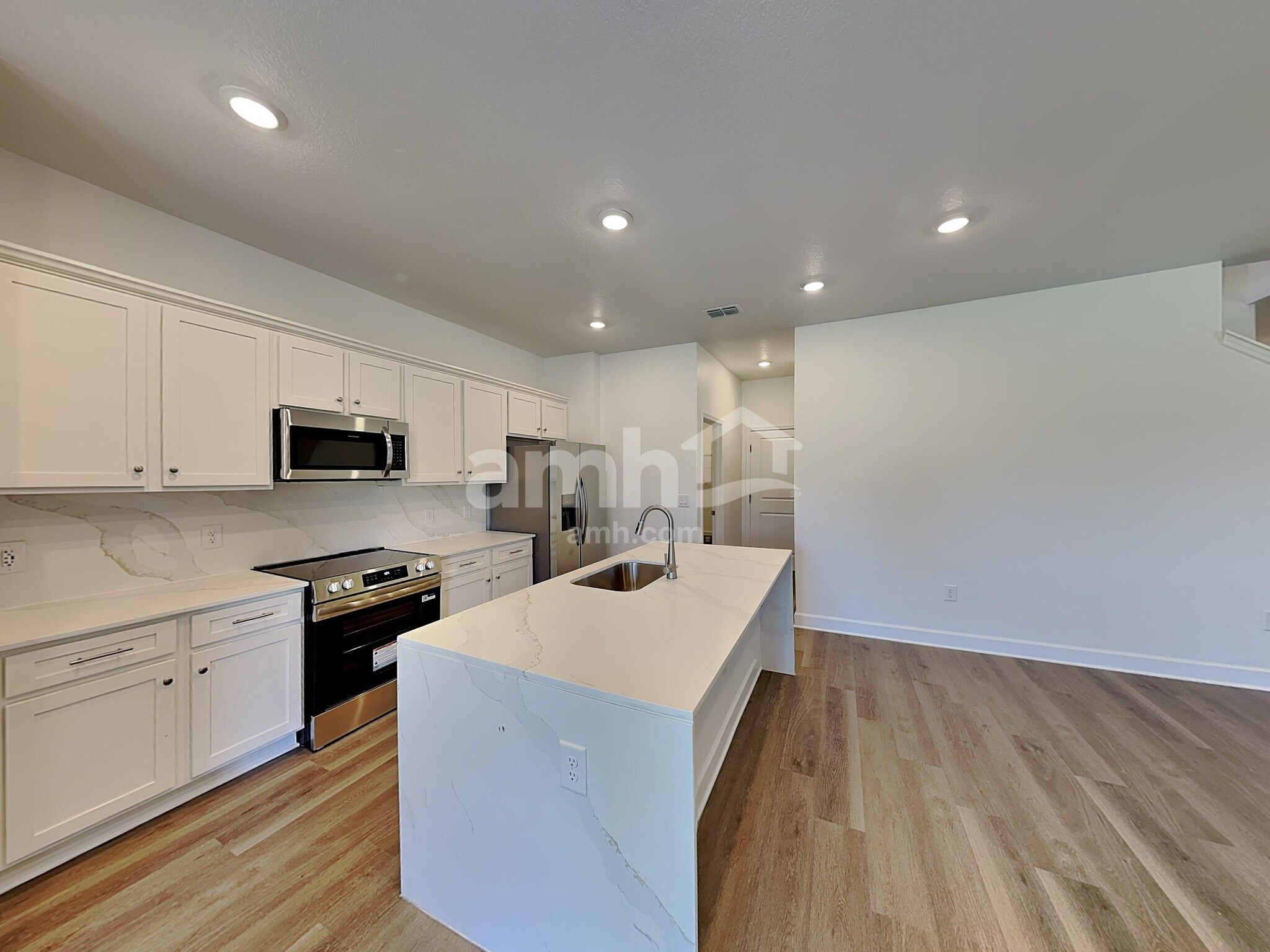 Building Photo - 16458 Cheyanne Ct