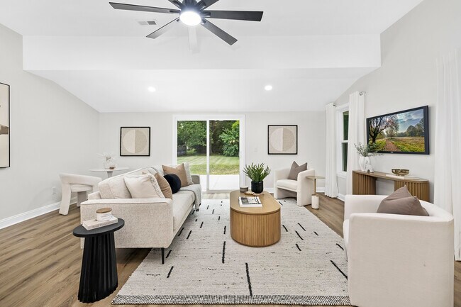 Building Photo - 316 W 14th St