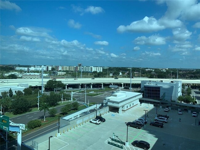 Building Photo - 1120 E Kennedy Blvd