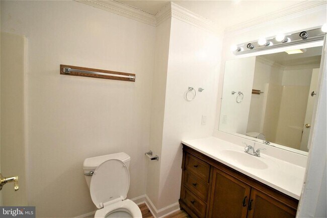 Building Photo - 118 Middle Point Ct