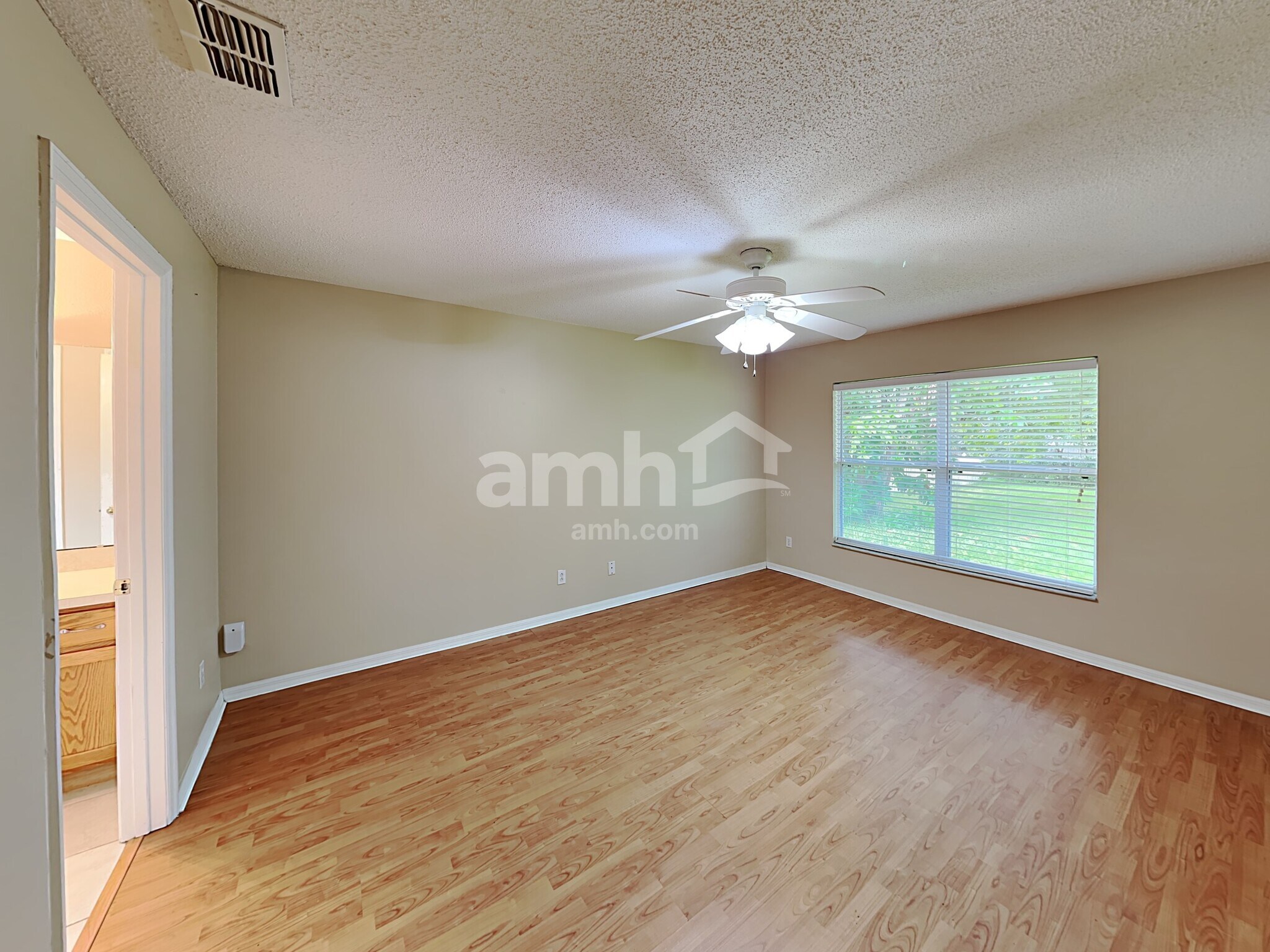 Building Photo - 12131 Woodglen Cir
