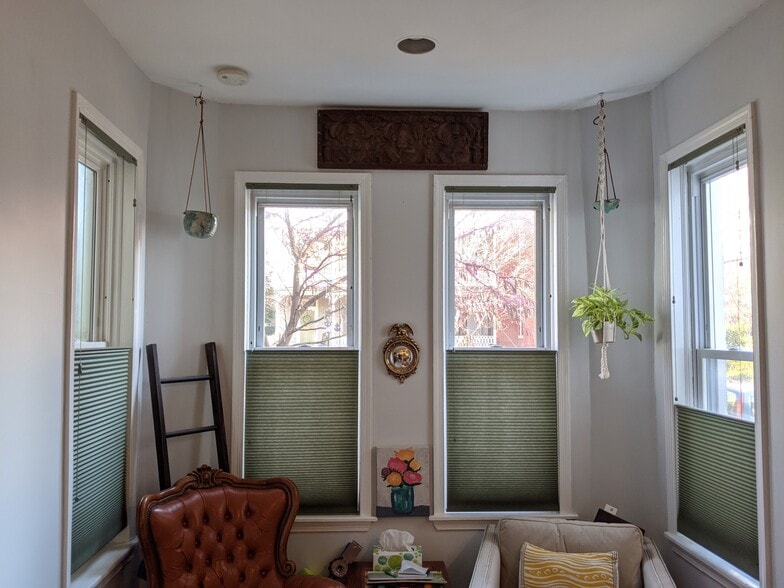 living room - 419 A St NE