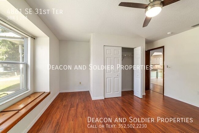 Building Photo - 4861 SE 31st Terrace