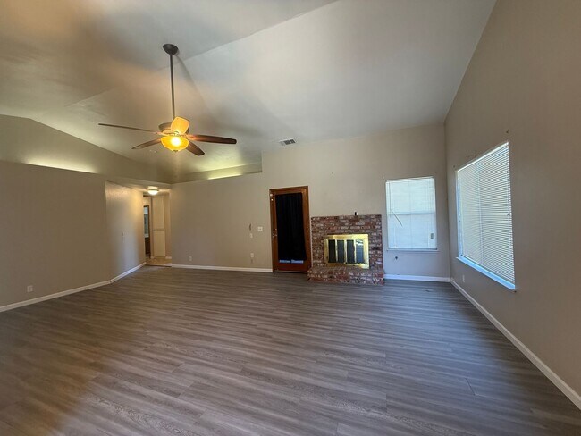 Building Photo - 1105 S Jeffrey Ct