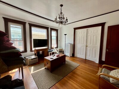 Building Photo - 100 W Adams St