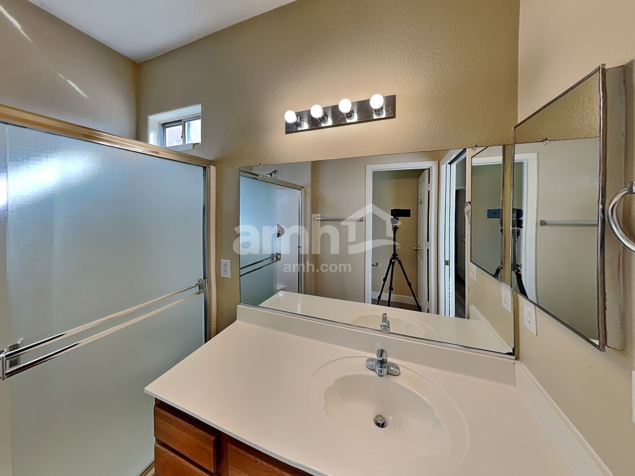 Building Photo - 13571 W Post Dr