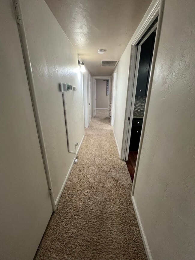 Building Photo - Cozy three bedroom home for rent