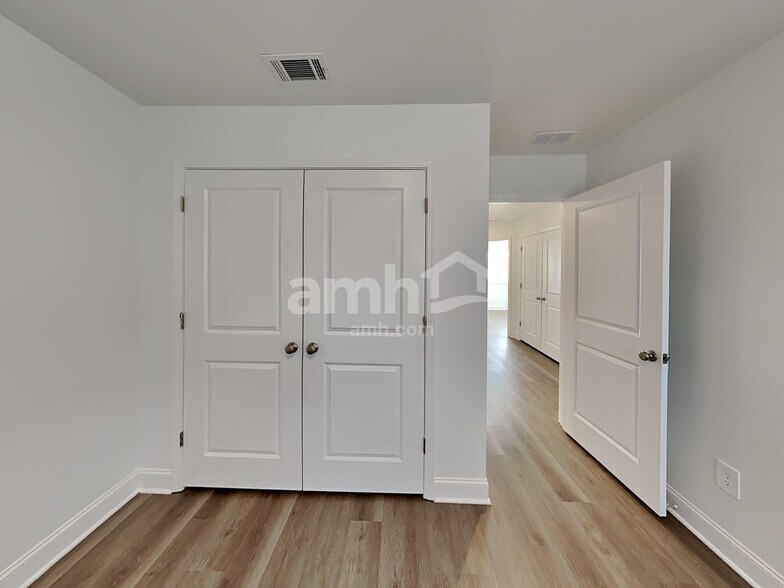 Building Photo - 209 Chase Ln