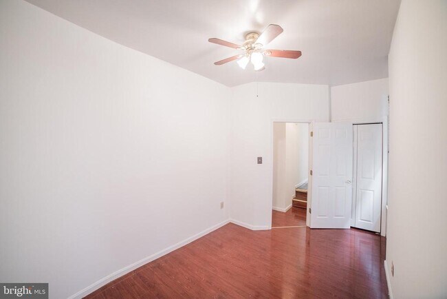 Building Photo - 2422 Poplar St