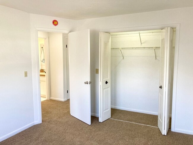 Building Photo - 2 bedroom, 1.5 bath home with carport