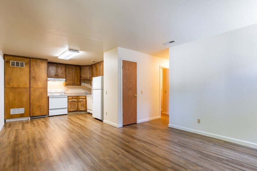 Summer Village Apartments 1001 W Sacramento Ave Chico CA 95926