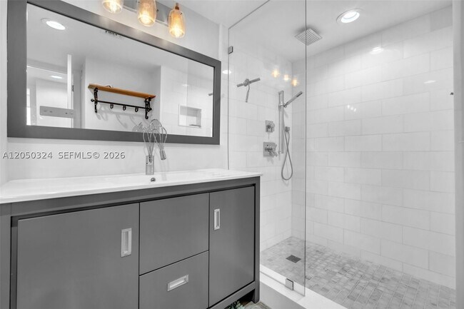 Building Photo - 7135 Collins Ave
