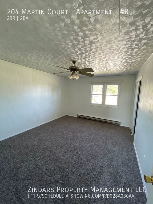 Building Photo - 2 bedroom 1.5 bathroom apartment in Catlin...