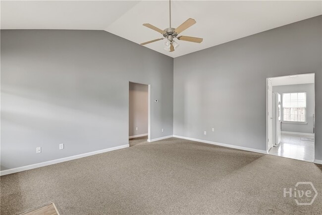 Building Photo - 133 Willow Dr