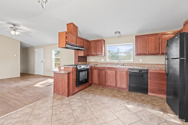 Building Photo - 15843 Country Way