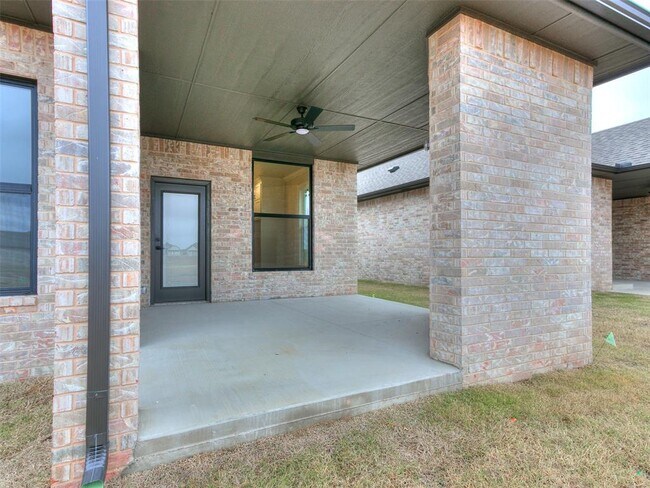 Building Photo - 13408 Lisbon Ave