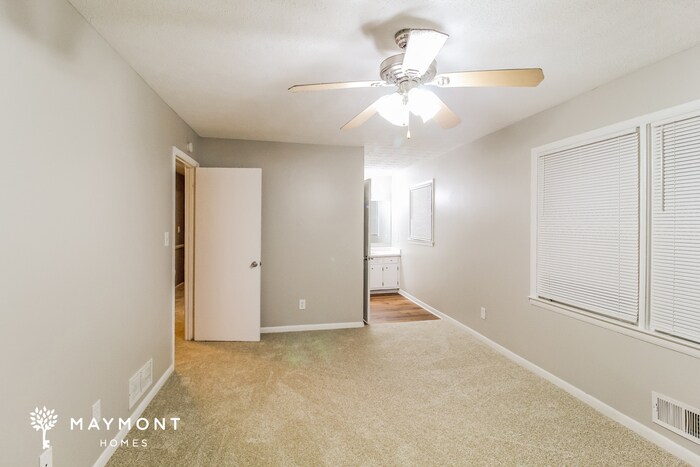 Building Photo - 2155 Rolling Acres Dr SW
