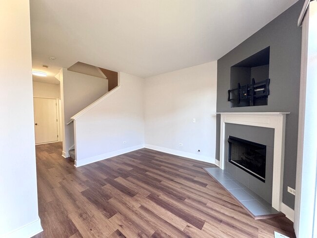 Building Photo - 2406 Sheehan Dr