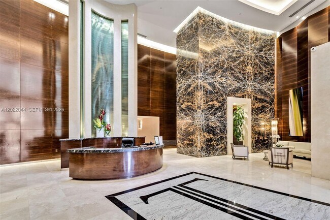 Building Photo - 15811 Collins Ave