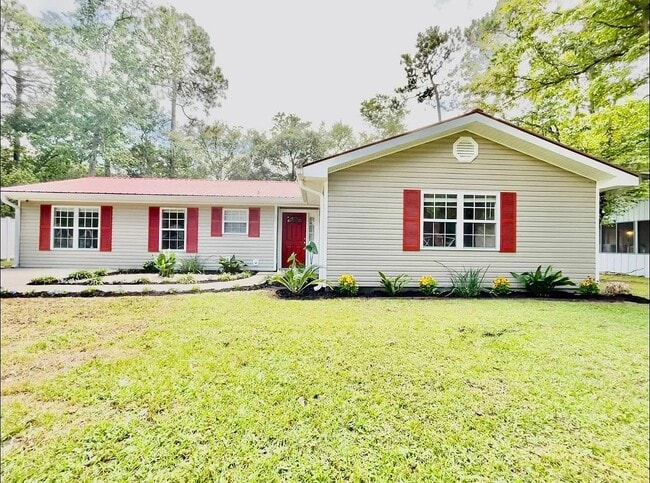 Building Photo - 114 N Palm Dr