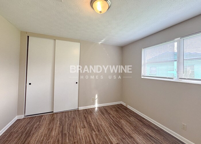Building Photo - 3916 Bogata Dr N