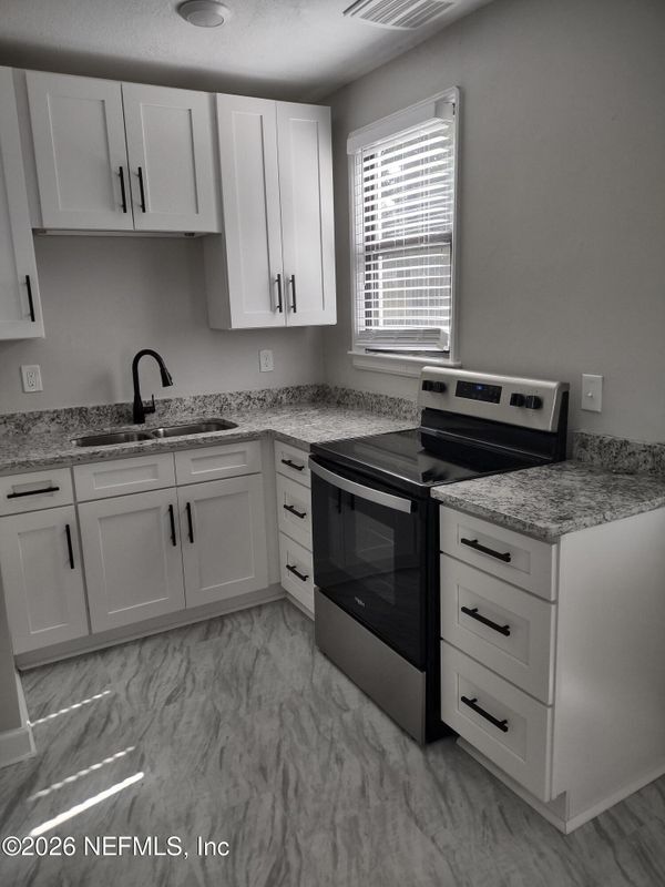 Building Photo - 1552 Naldo Ave