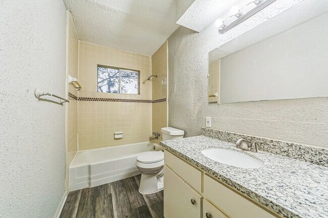Building Photo - 4-Bedroom Home in League City – Space, Comfort & Convenience