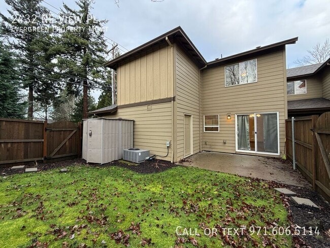 Building Photo - 2432 NE View Pl