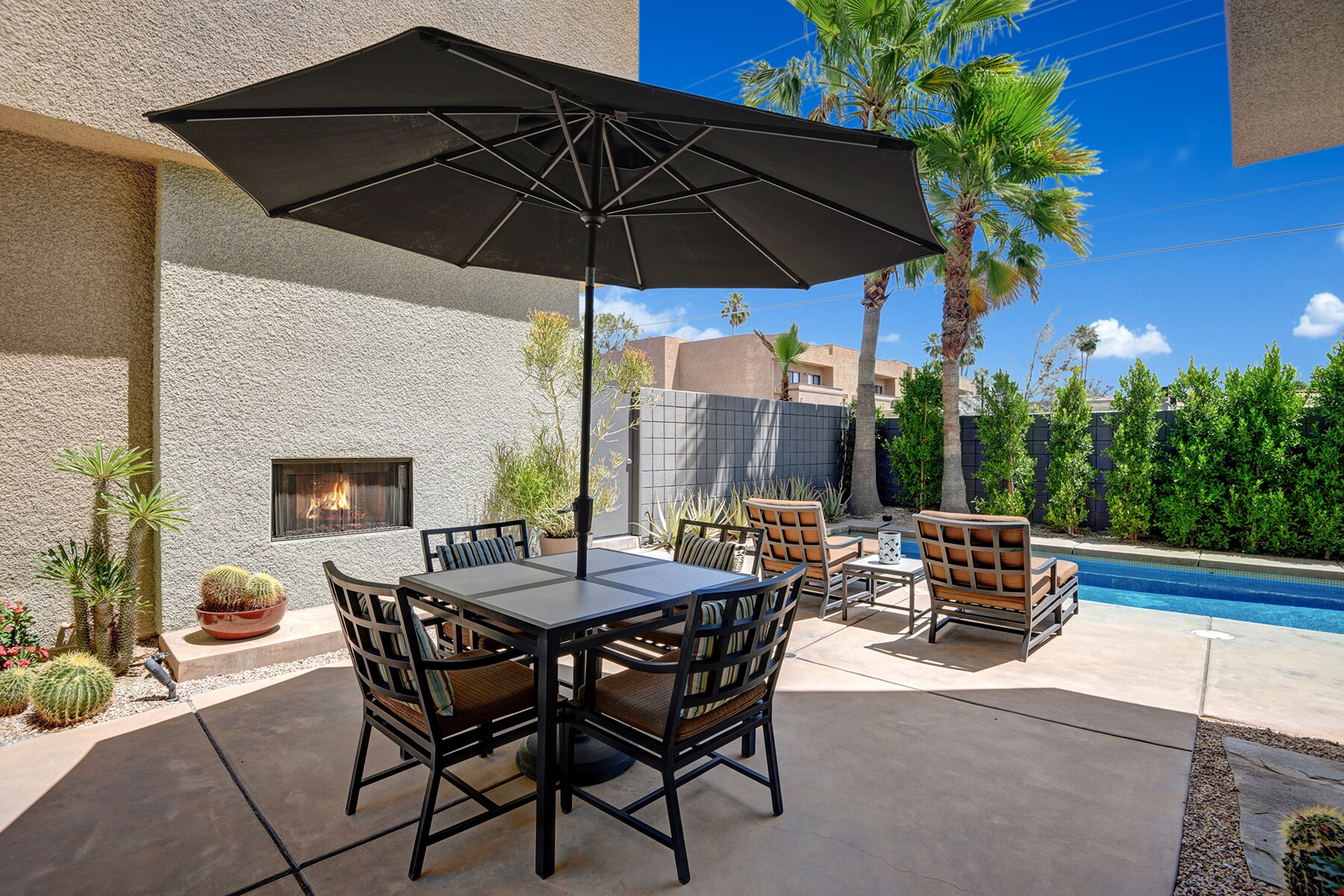 Building Photo - 1536 E Baristo Rd