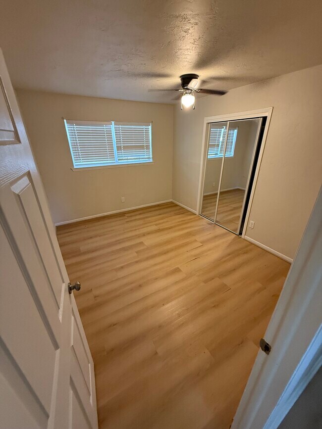 Building Photo - 604 Overlook Dr