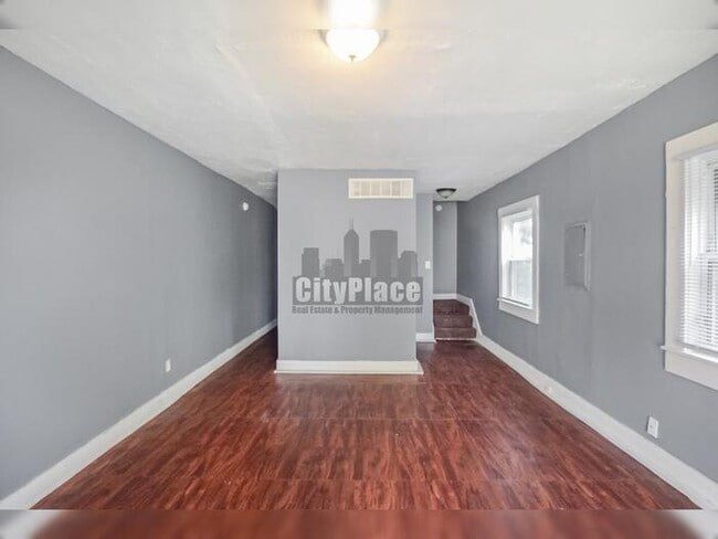Building Photo - 2516 Columbia Ave