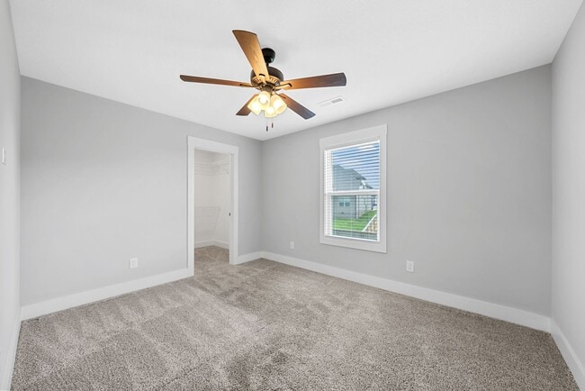 Building Photo - 4 Bedroom 2 1/2 Bath Home For Rent Near Ex...