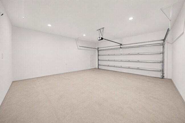 Building Photo - 6330 Ontario Dr