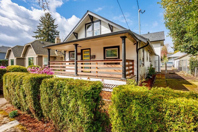 Building Photo - 4313 N Kerby Ave