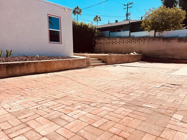 Building Photo - 4995 Williams Ave