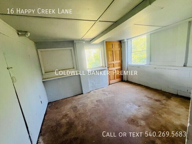 Building Photo - 16 Happy Creek Ln
