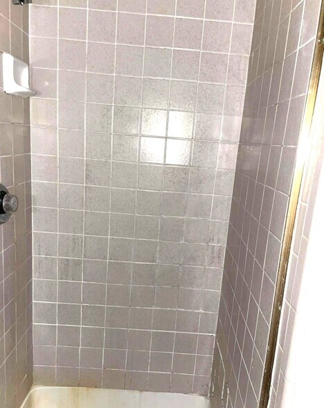 Building Photo - 2310 Bamboo Dr