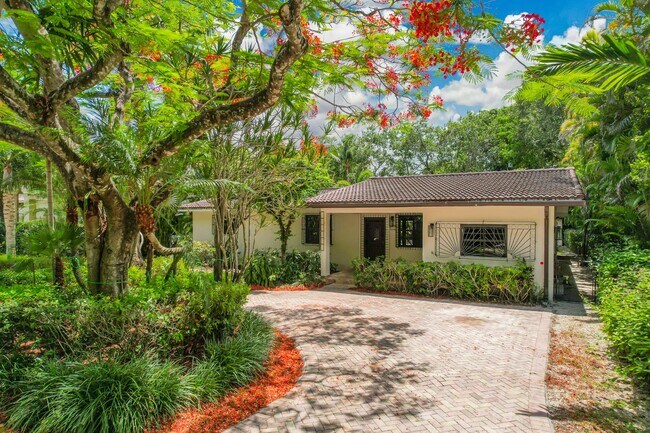 Building Photo - 7620 SW 59th Ave