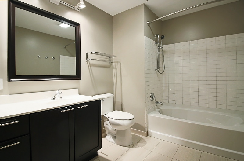 Building Photo - 150 N Wells St