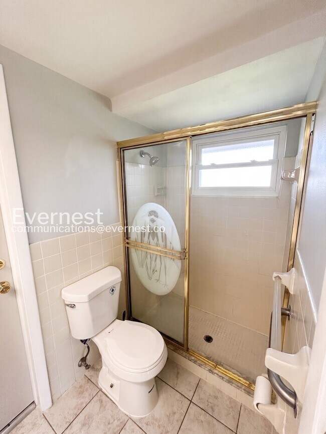 Building Photo - 7810 Cayuga Dr