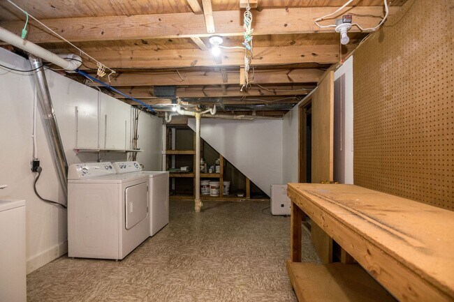Building Photo - 2630 Glenbrook Ct